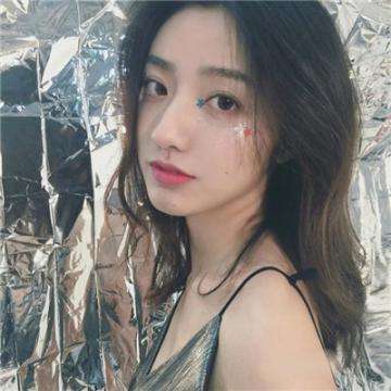 杨宏富：掌上画千秋的艺术家